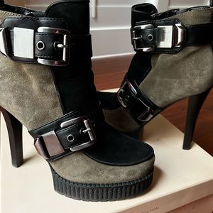 BCBG BG Warner ankle boots